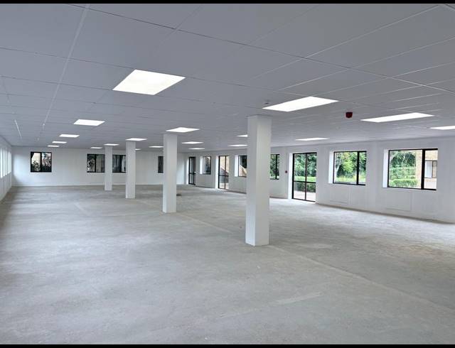379M² OFFICE TO LET IN VORNA VALLEY